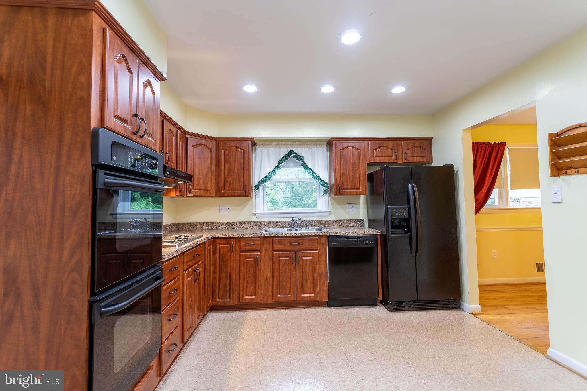 MARY-CATHERINE ESTATES - Residential