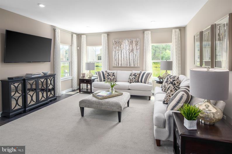 LAKE LINGANORE - Residential