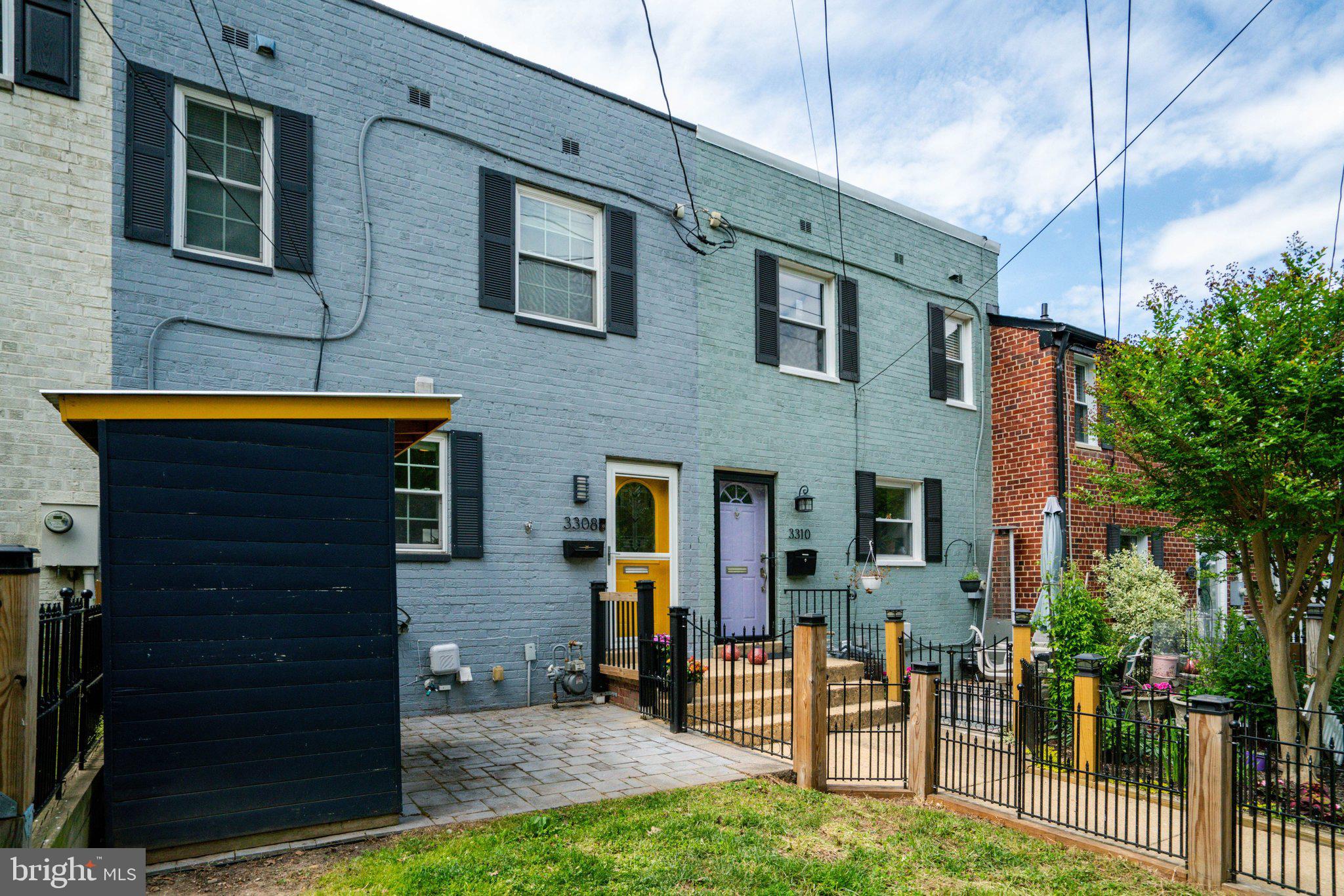 WARWICK VILLAGE - Residential