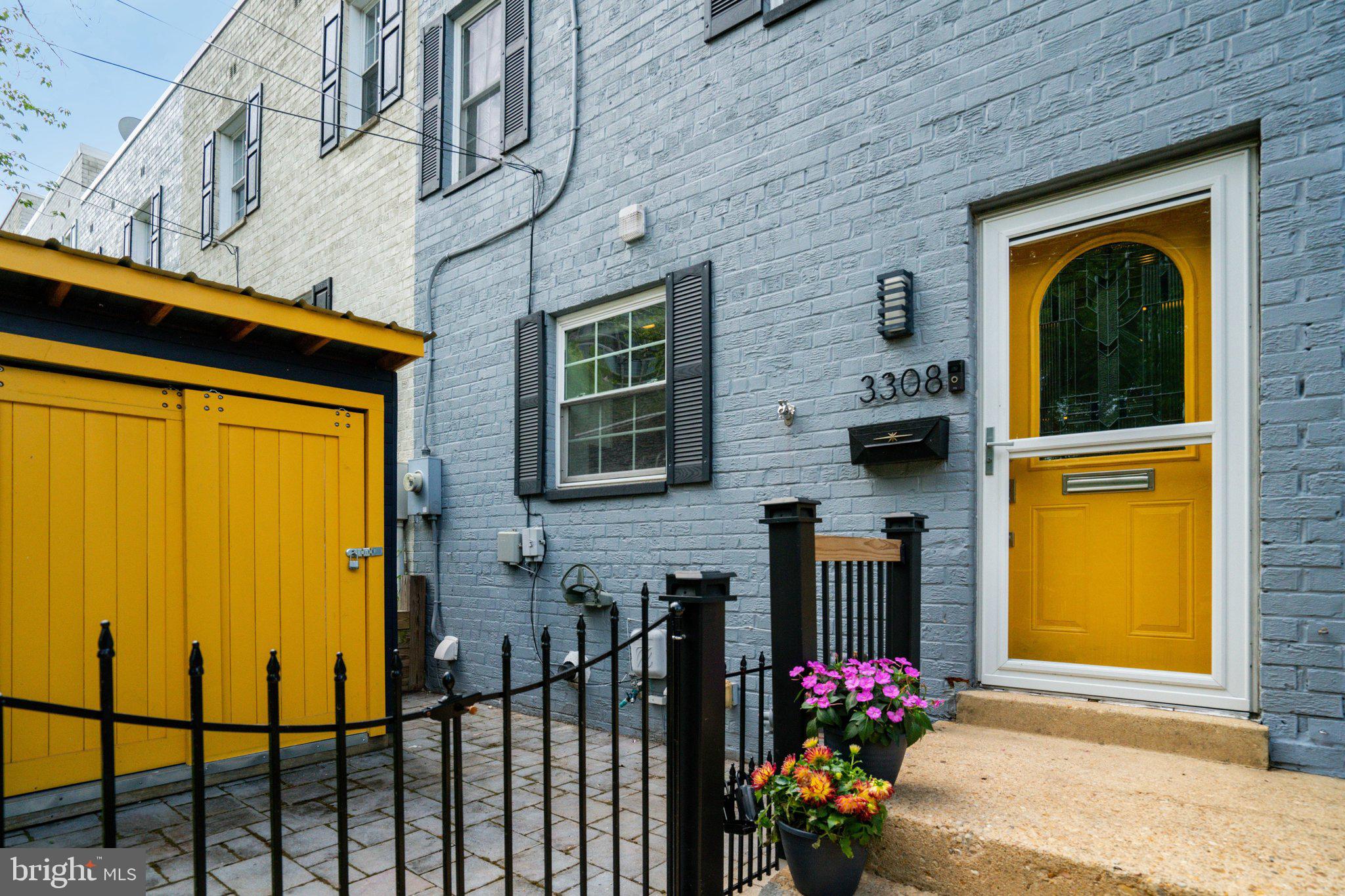 WARWICK VILLAGE - Residential