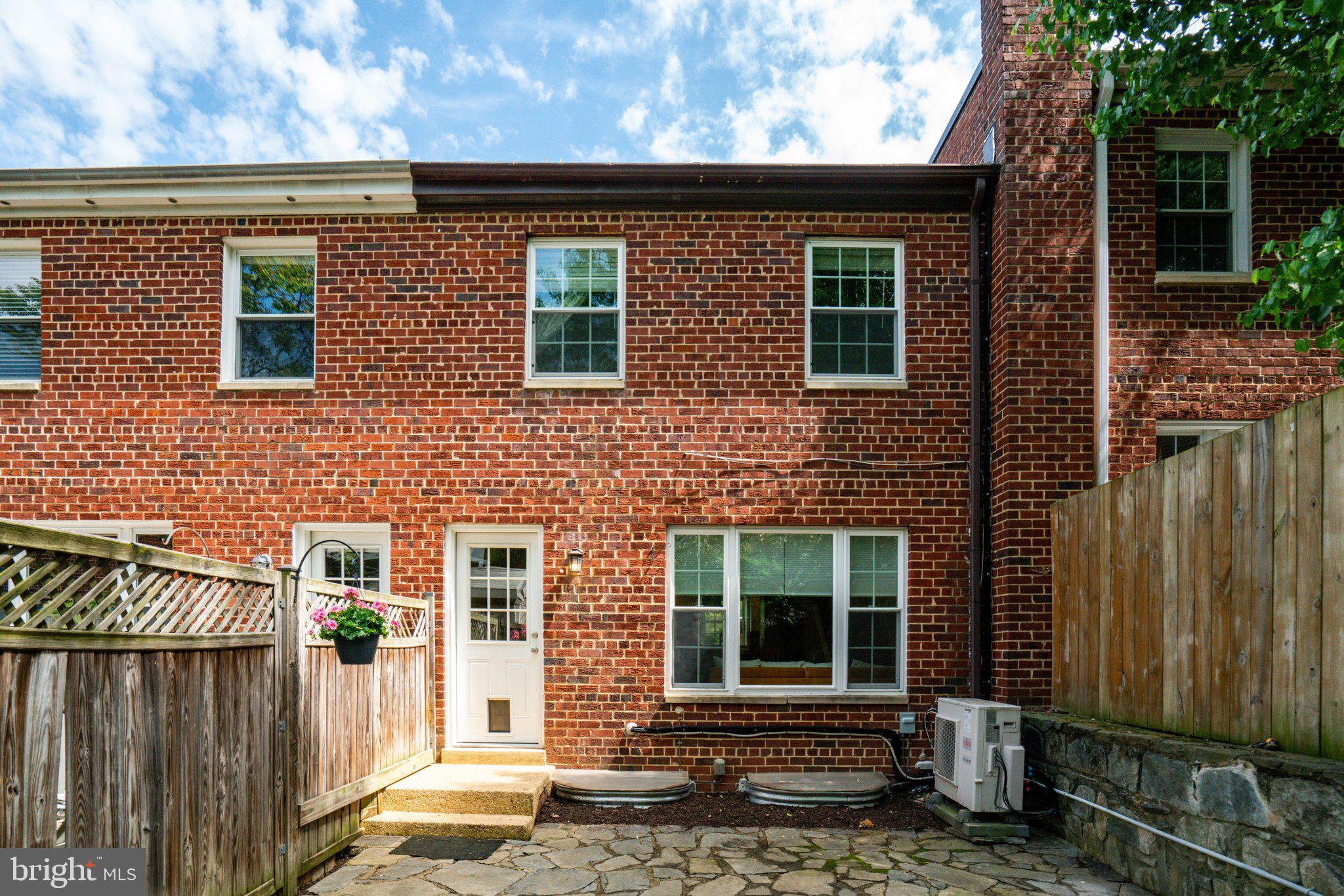 WARWICK VILLAGE - Residential