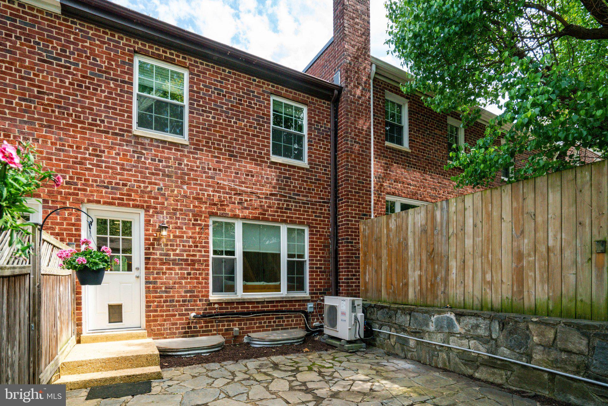 WARWICK VILLAGE - Residential