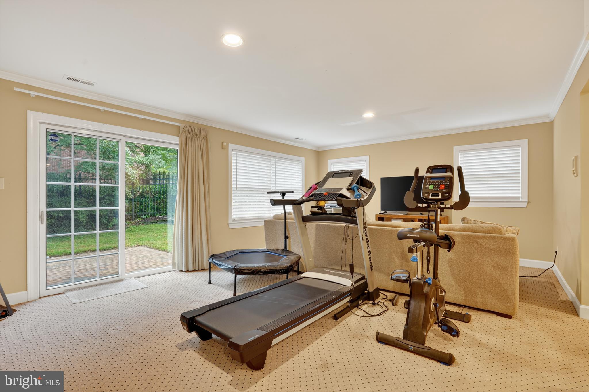 SPY HILL - Residential Lease