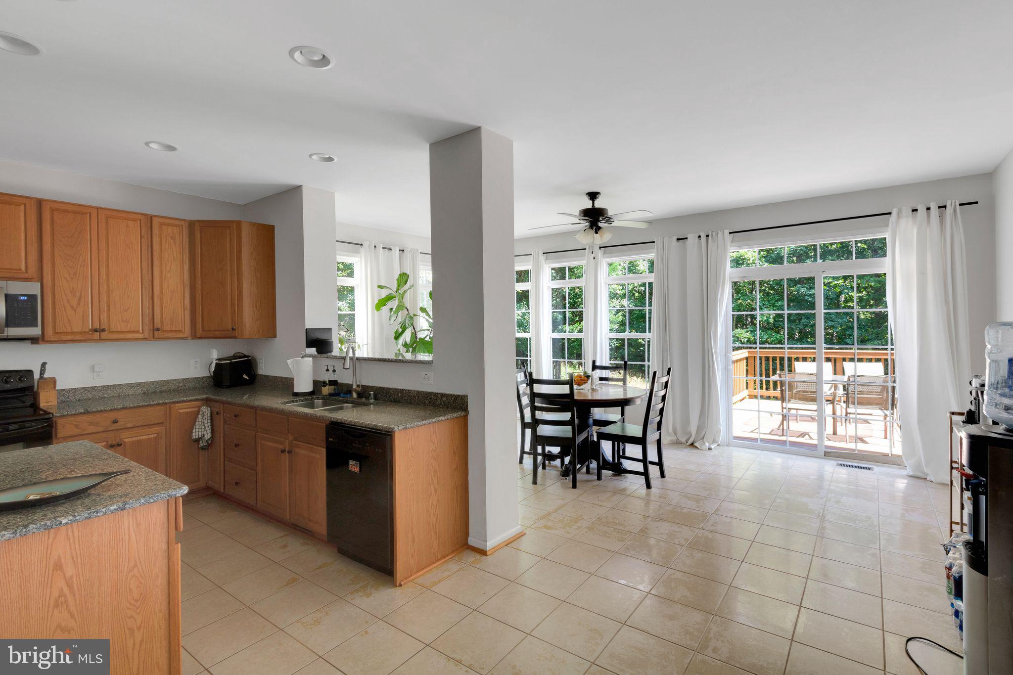 LEE'S CROSSING - Residential