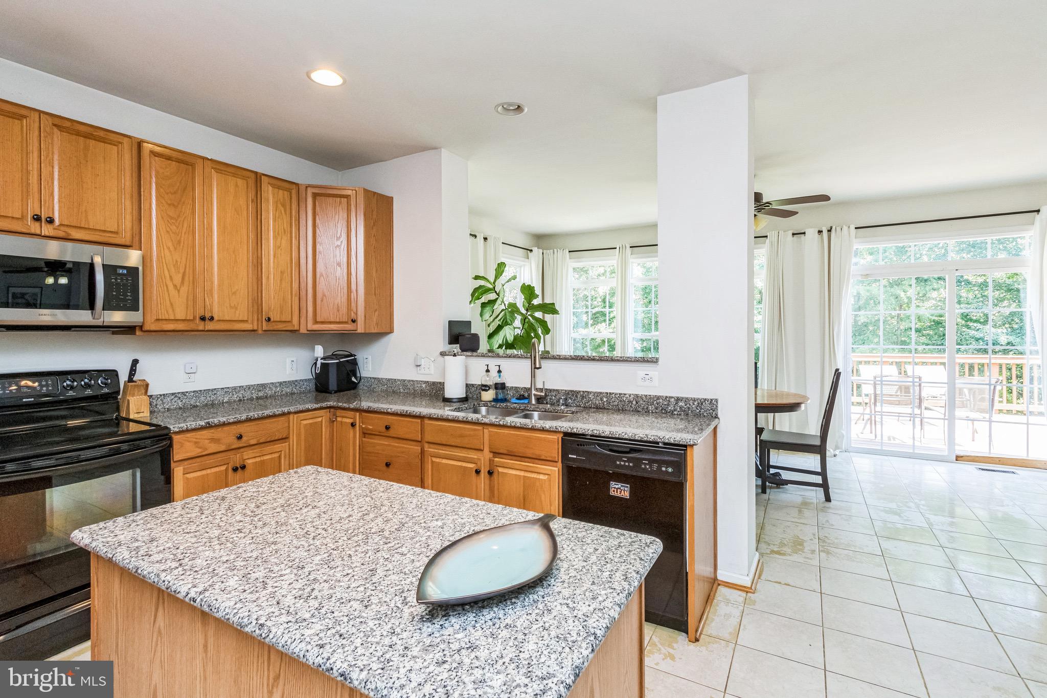 LEE'S CROSSING - Residential