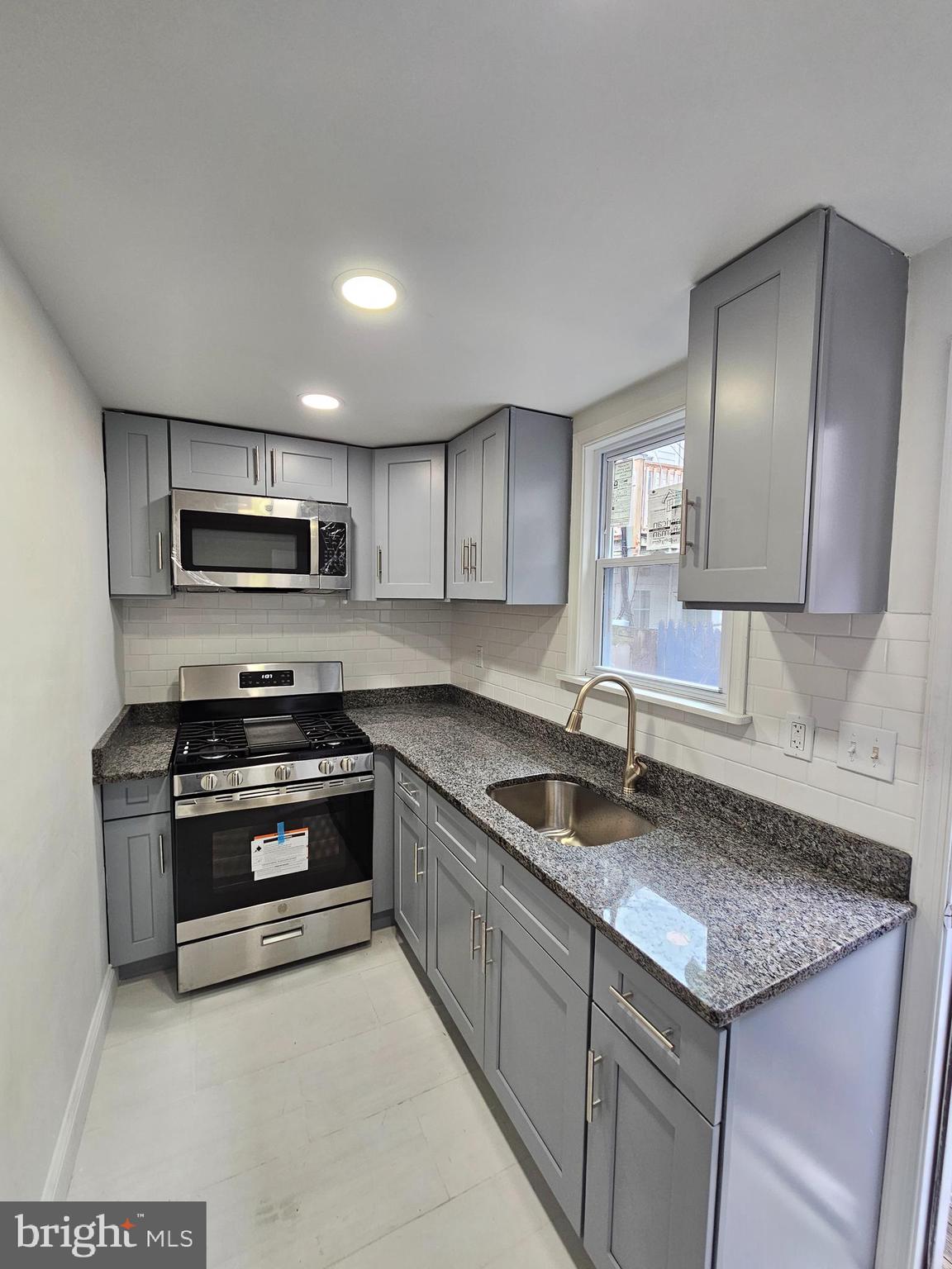 PORT RICHMOND - Residential