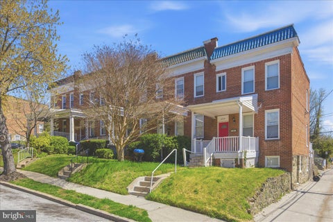 Townhouse For Sale - 209 S Tremont Road<br/> BALTIMORE, MD 21229