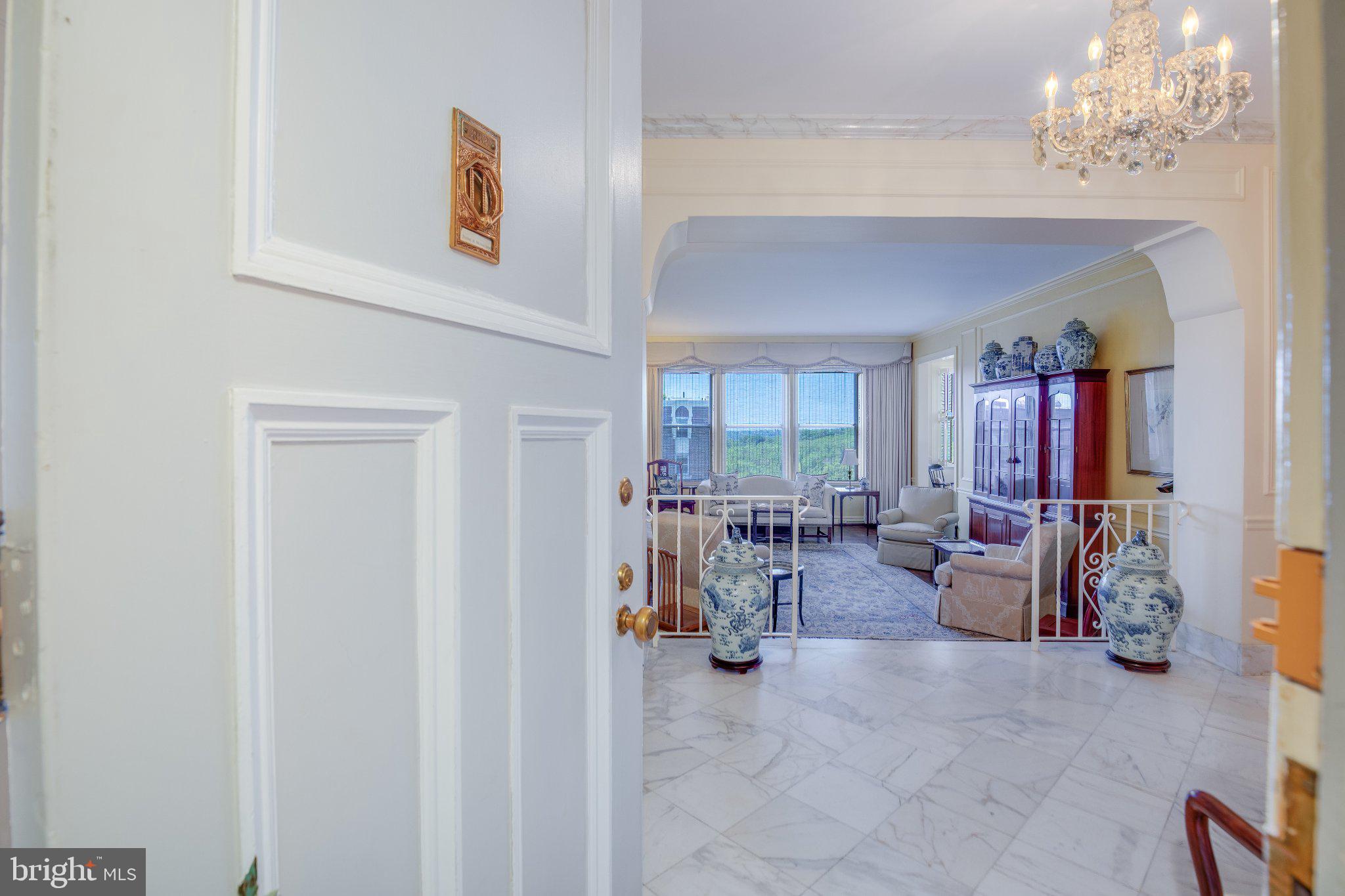 4000 CATHEDRAL AVENUE NW 832B