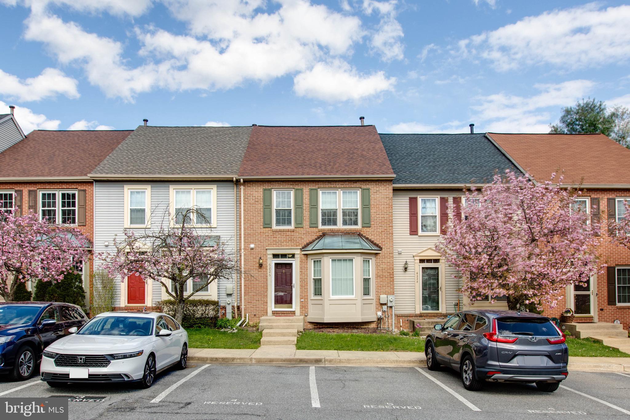 Hardwood floors on the main level. Kitchen with granite countertops, stainless steel appliances, and tile backsplash. The den in the basement can be 4th bedroom. Backs to the community tot lot.