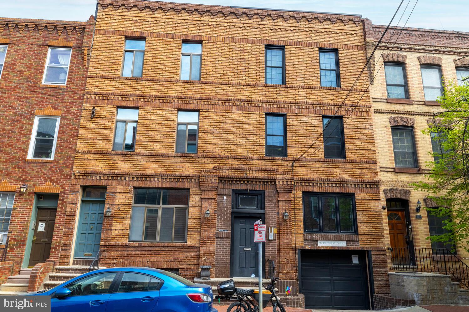 QUEEN VILLAGE - Residential