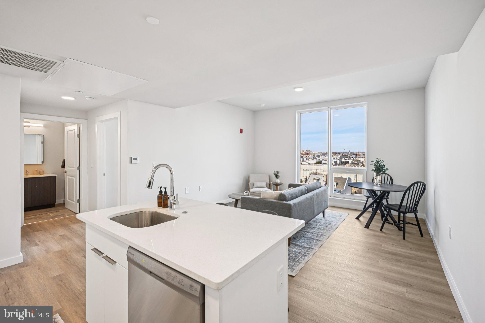 1130 N DELAWARE AVENUE 425