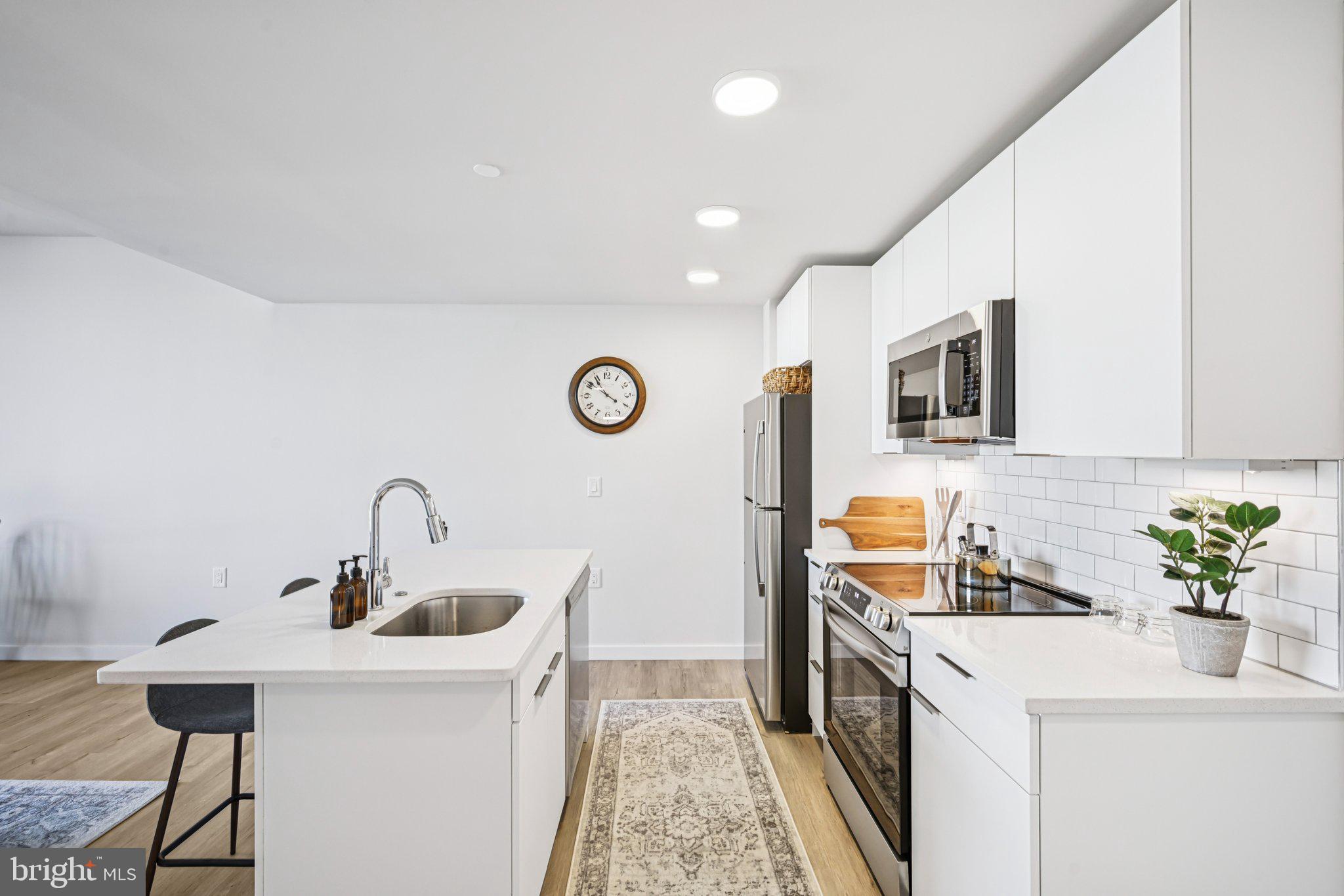 1130 N DELAWARE AVENUE 425