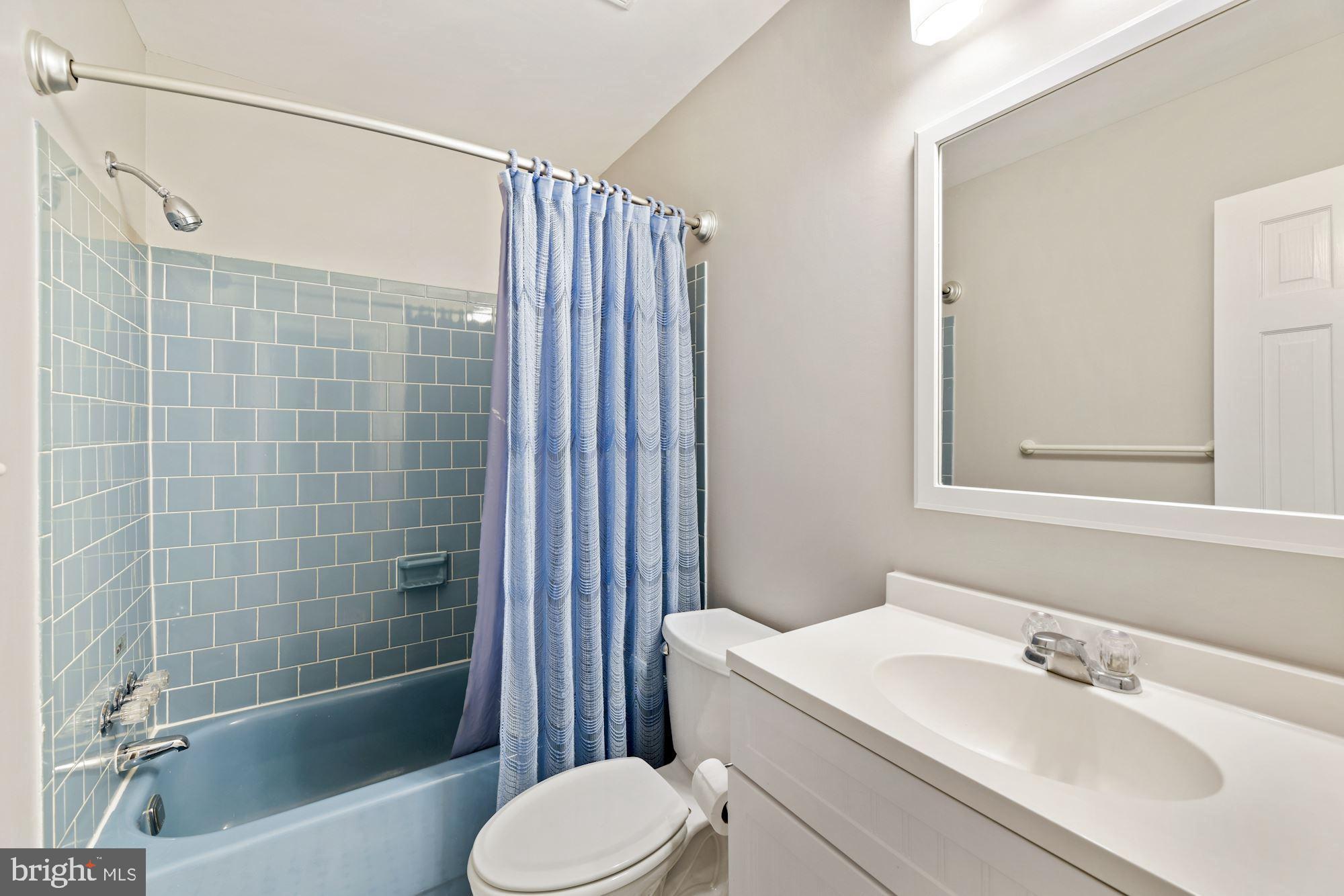 LEE HEIGHTS - Residential