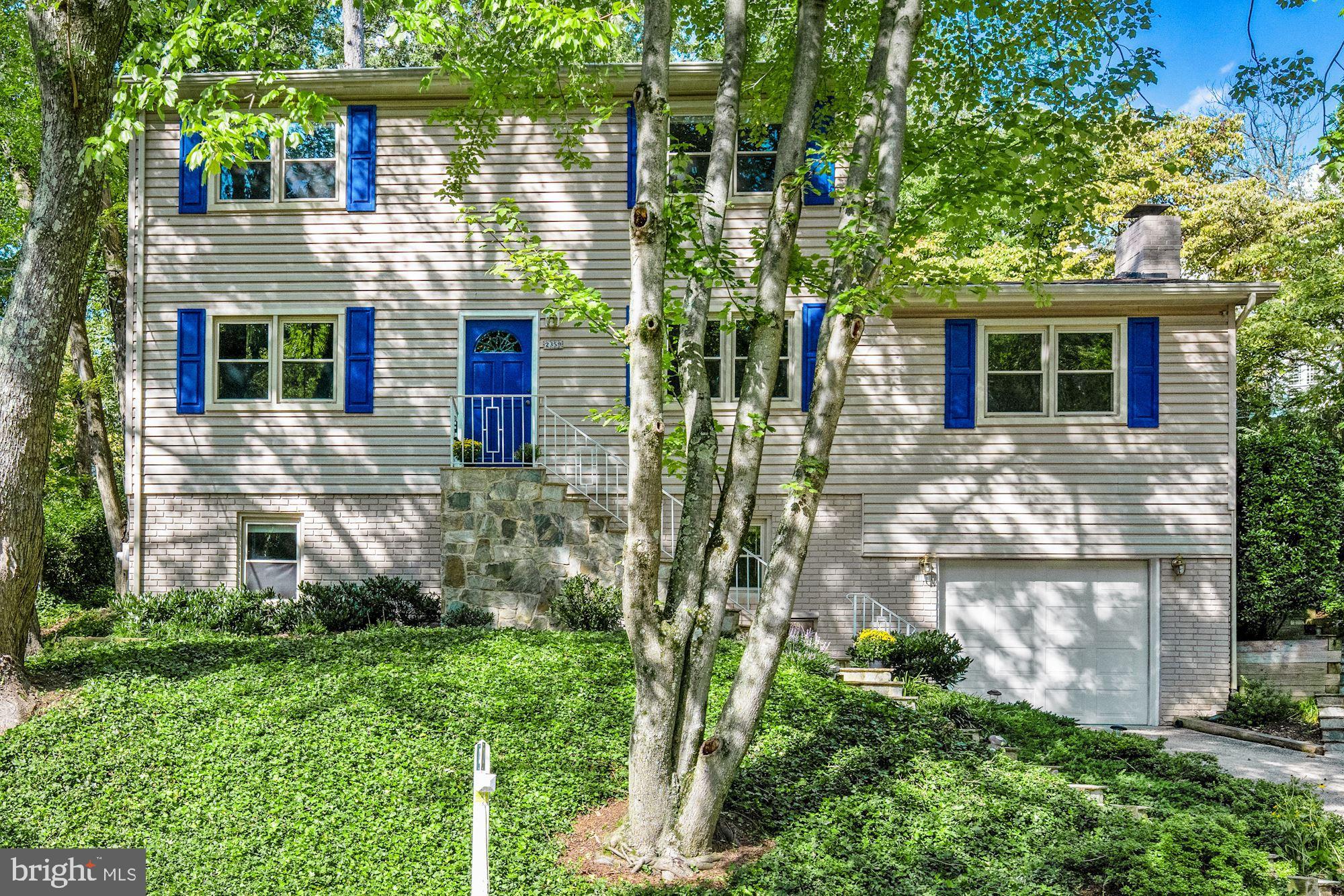 LEE HEIGHTS - Residential