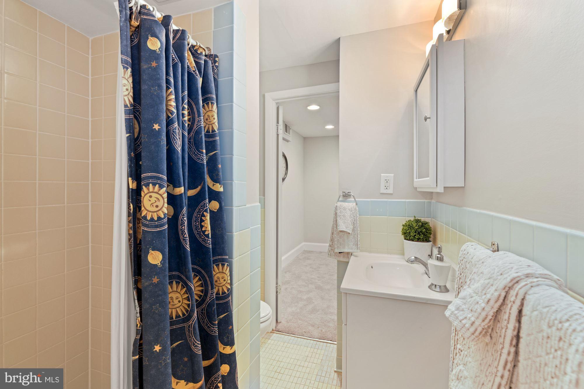 LEE HEIGHTS - Residential