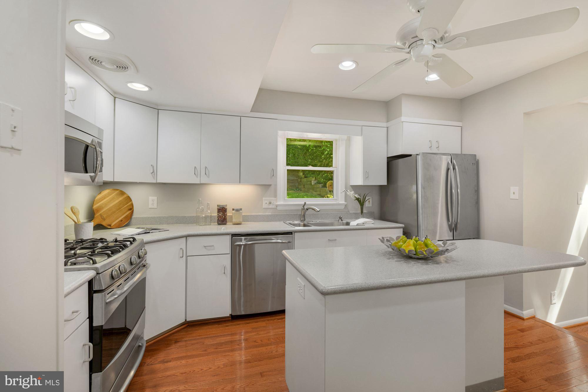 LEE HEIGHTS - Residential