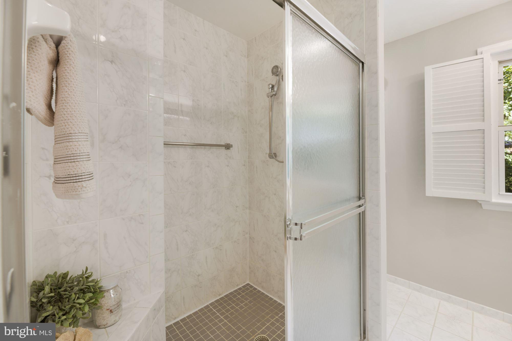 LEE HEIGHTS - Residential