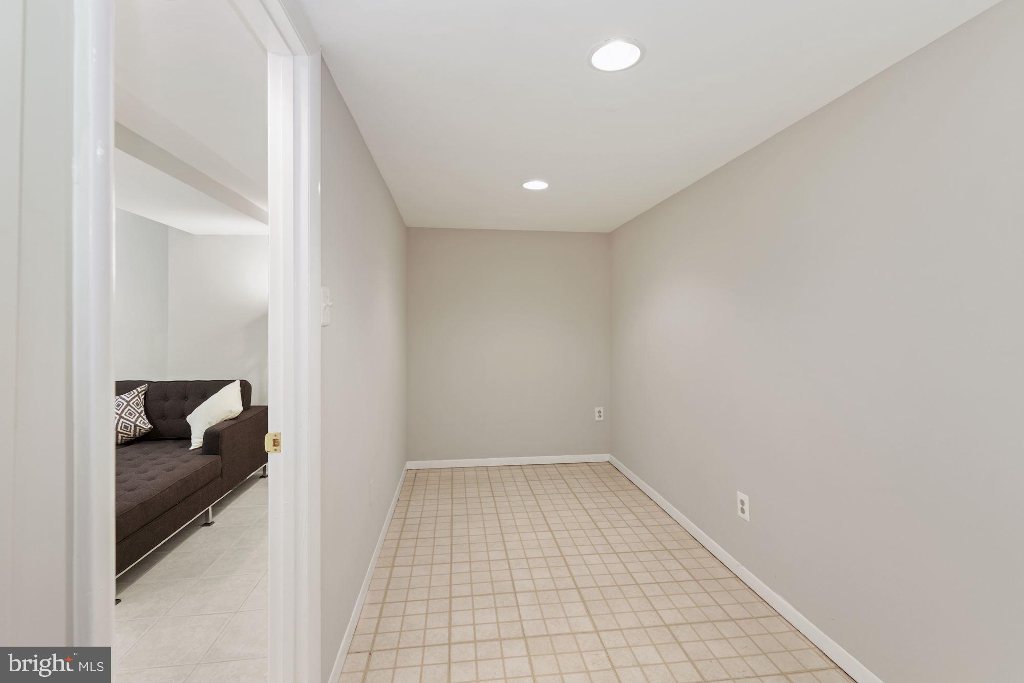 LEE HEIGHTS - Residential