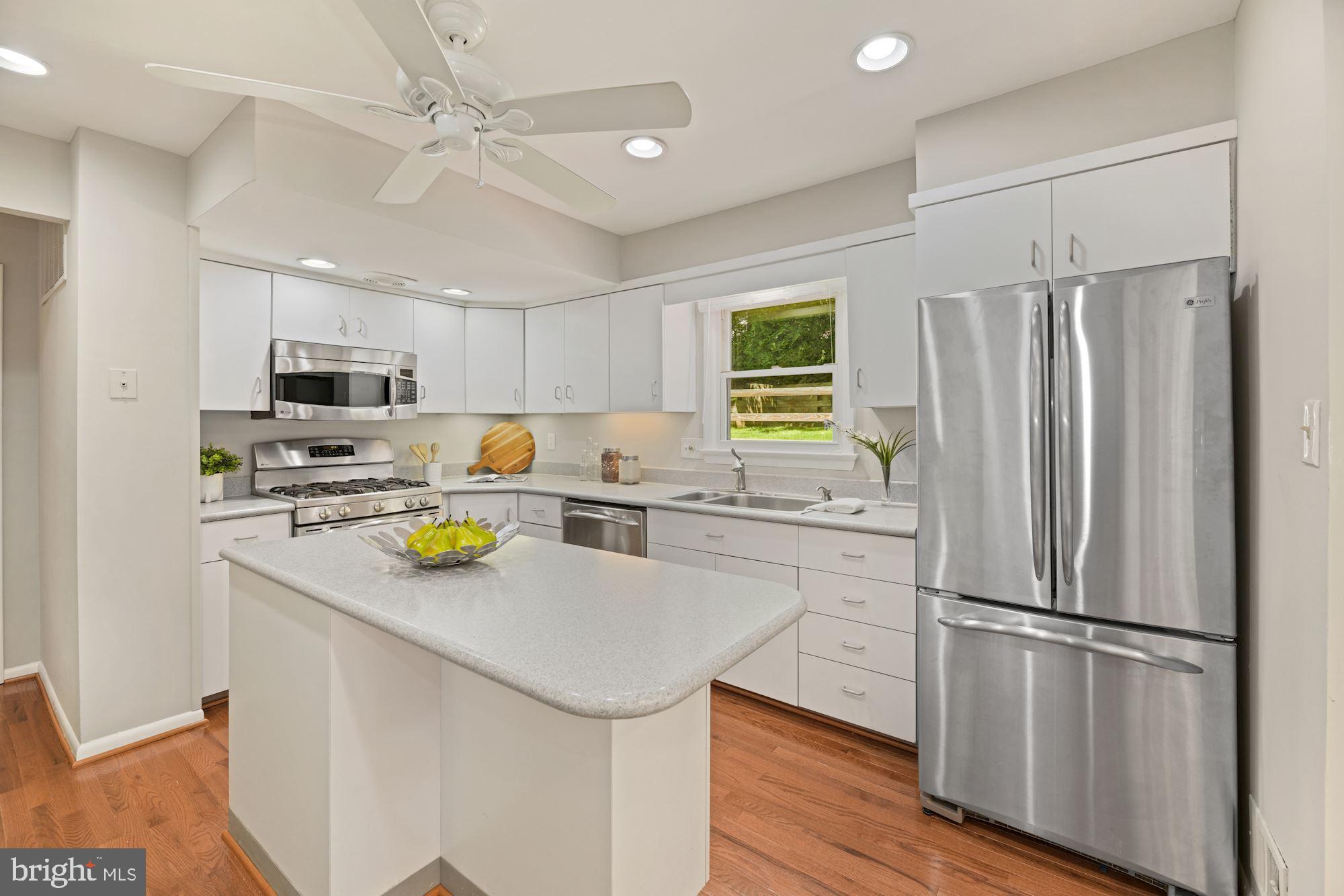 LEE HEIGHTS - Residential