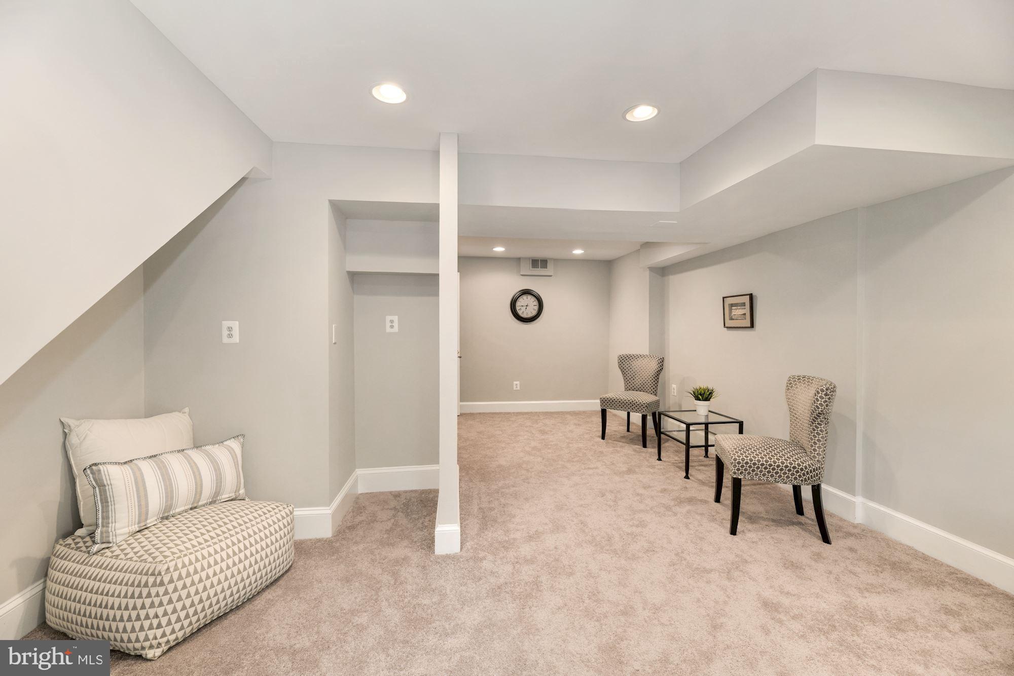 LEE HEIGHTS - Residential