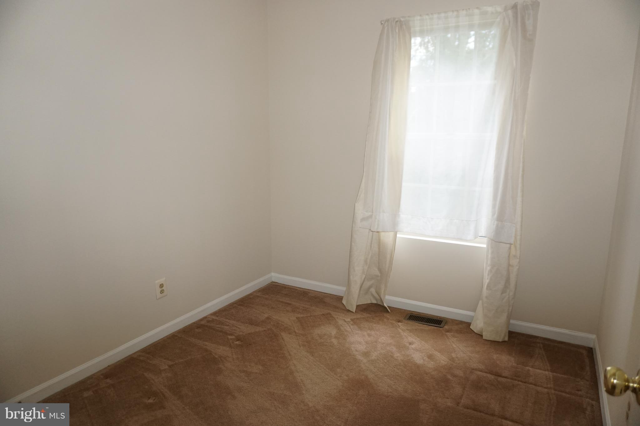 LANDSDOWNE - Residential Lease