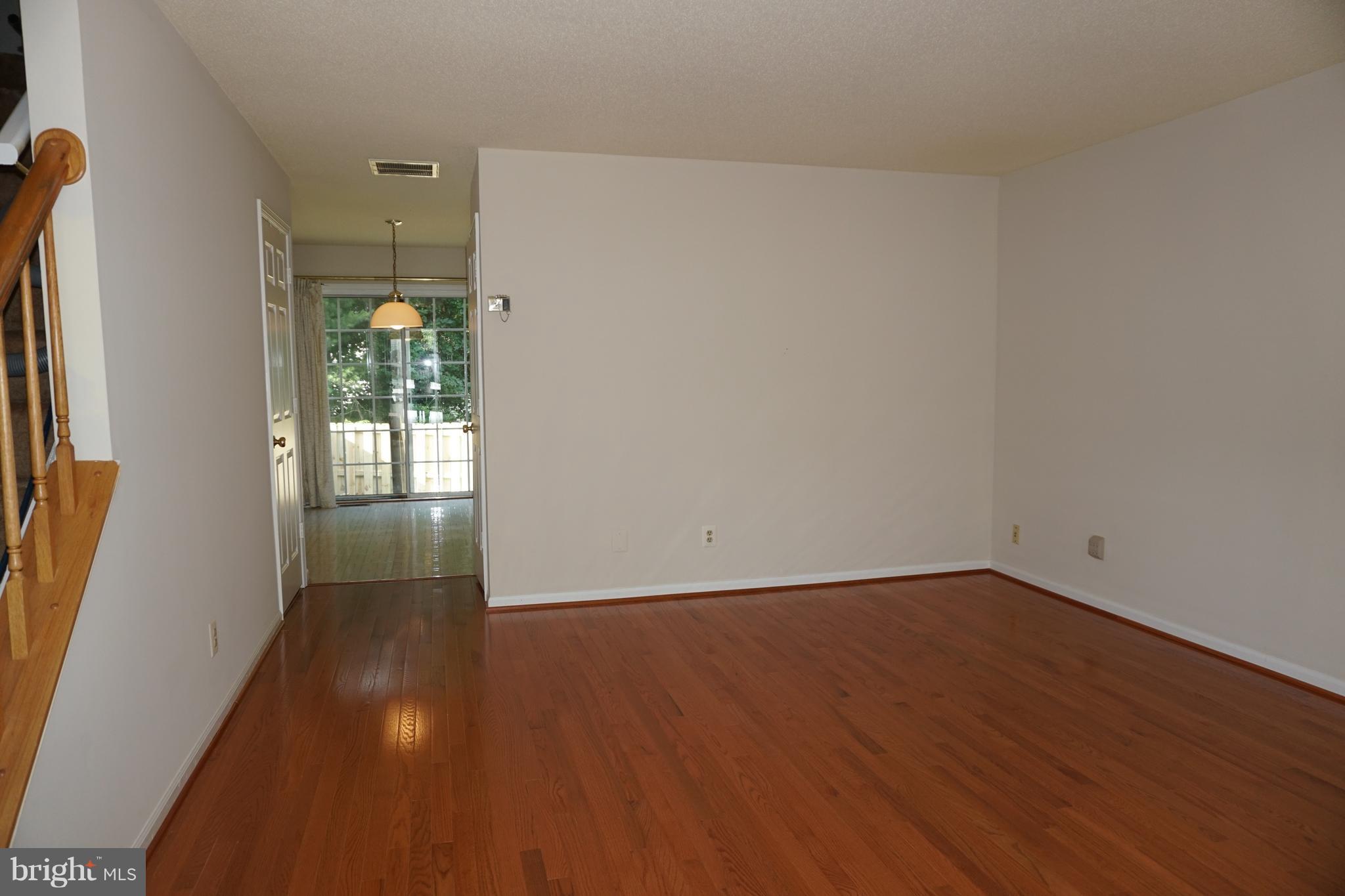 LANDSDOWNE - Residential Lease