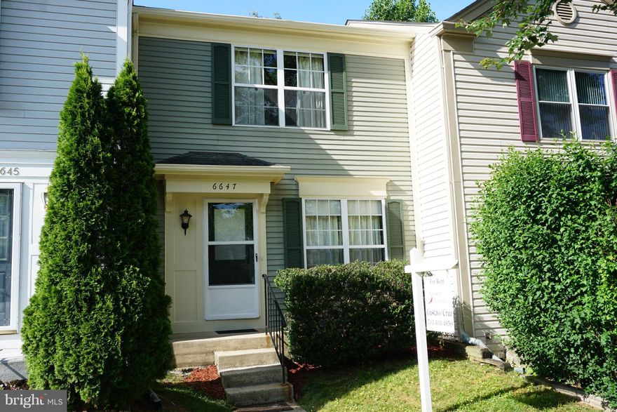 CHARMING TOWNHOUSE OFFERS 3 BEDROOMS AND 1.5 BATHROOMS. FRESHLY PAINTED, HARDWOOD FLOOR IN THE LIVING ROOM, FENCED-IN BACKYARD. COMMUNITY AMENITIES INCLUDE OUTDOOR POOL, TENNIS COURTS, PLAYGROUND, AND TRAILS. GREAT ALEXANDRIA LOCATION NEAR SHOPPING AND RESTAURANTS, EASY ACCESS TO METRO STATION, FT BELVOIR, AND MAJOR ROUTES.