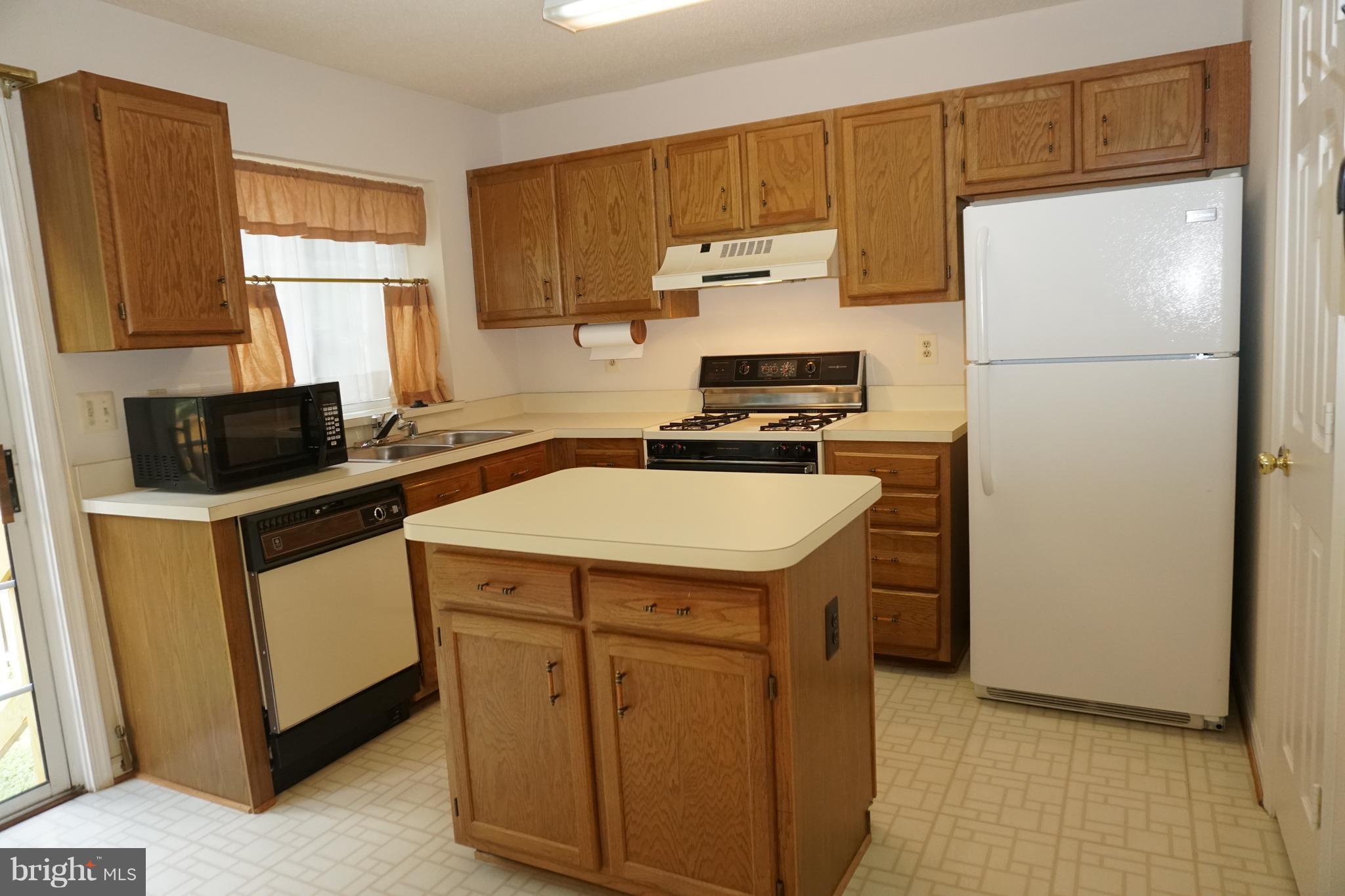 LANDSDOWNE - Residential Lease