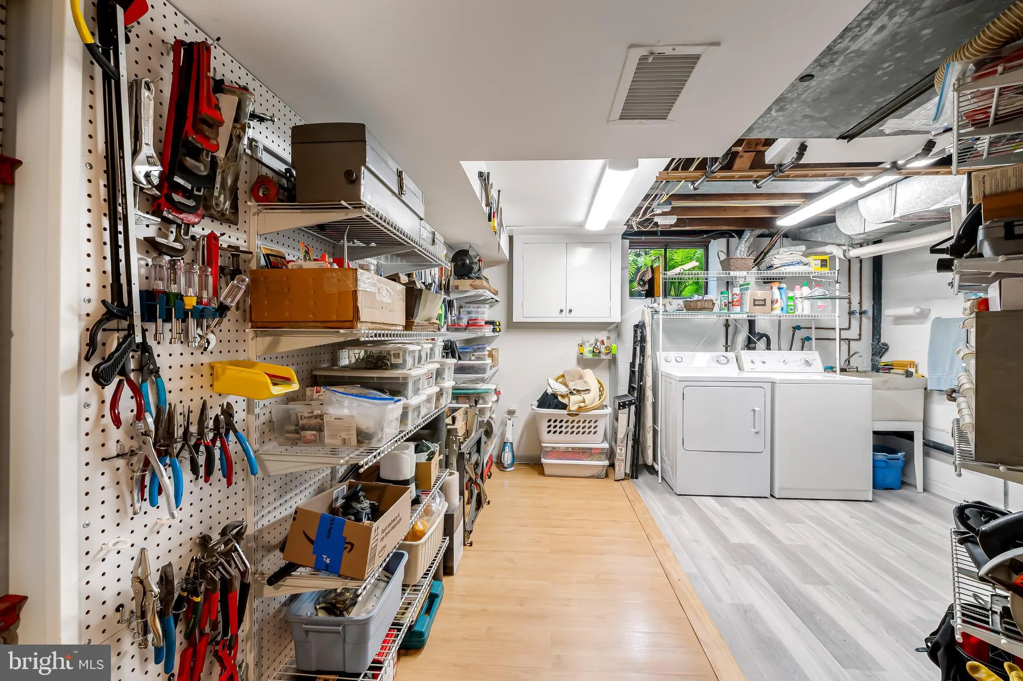 Baltimore, Maryland 21210, United States, 3 Bedrooms Bedrooms, ,3 BathroomsBathrooms,Residential,Contingent,129118