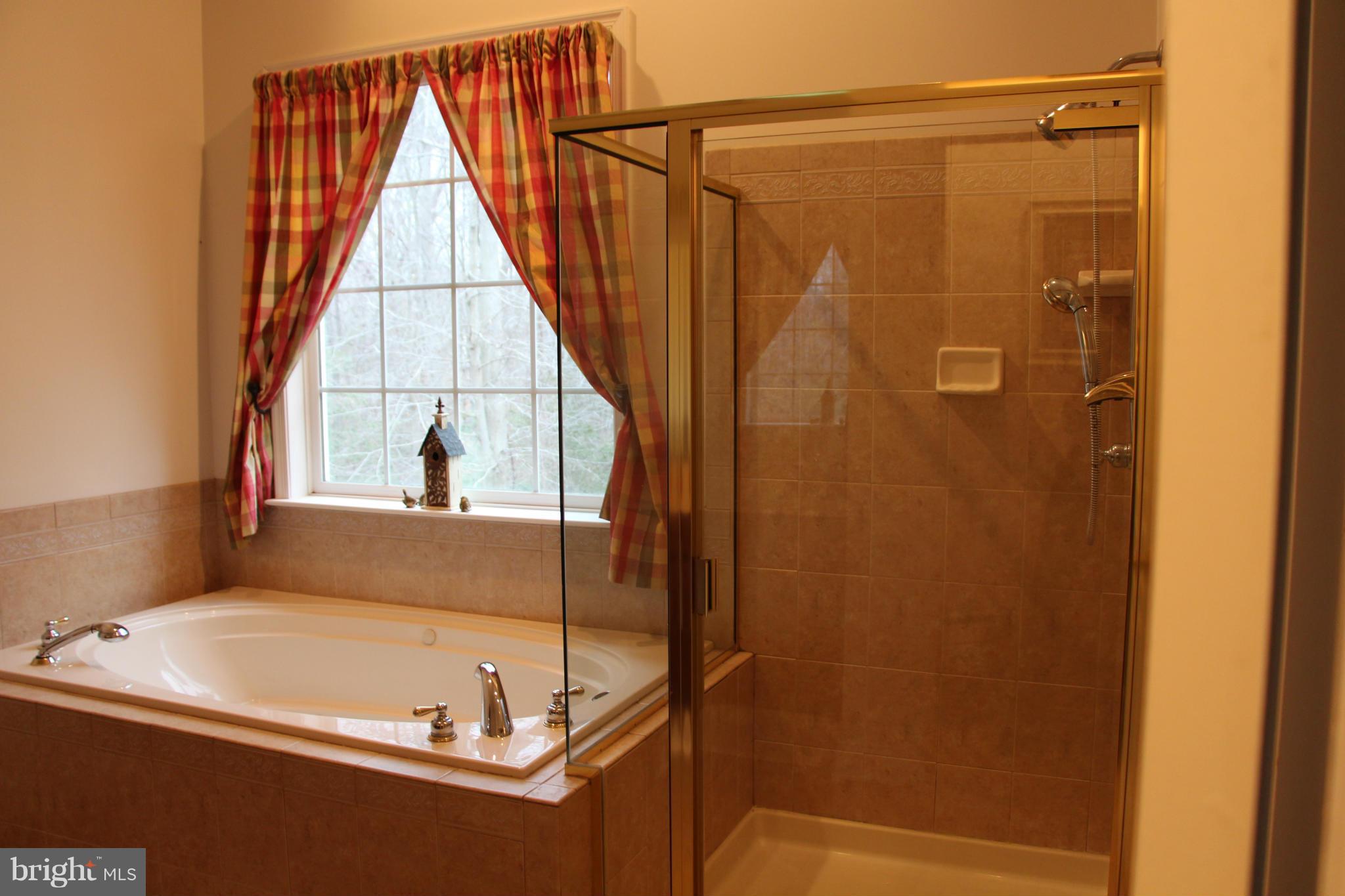 CARRIAGE CROSSING - Residential