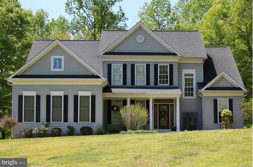 MOTIVATED SELLERS - STUNNING 7 BEDROOM, DEN, WITH 4 FULL BATHS ON 5+ ACRES, NO HOA WILL CAPTIVATE YOU!  F/R, D/R, KIT. & UPSTAIRS CAT WALK HARDWOODS, GRANITE COUNTERS MAIN LEVEL KITCHEN, MASTER B/R W/ TRAY CEILING, TILE MASTER BATH, DOUBLE SINK, JETTED TUB, WALK IN CLOSET, JACK & JILL BATH, M/L LAUNDRY RM,  INLAW/NANNY SUITE W/ 2 BEDROOMS, DEN, LIVING AREA, FULL KITCHEN & W/D. YOU'LL FALL IN LOVE