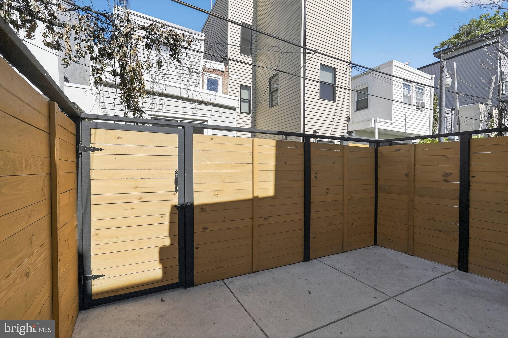 DICKINSON NARROWS - Residential