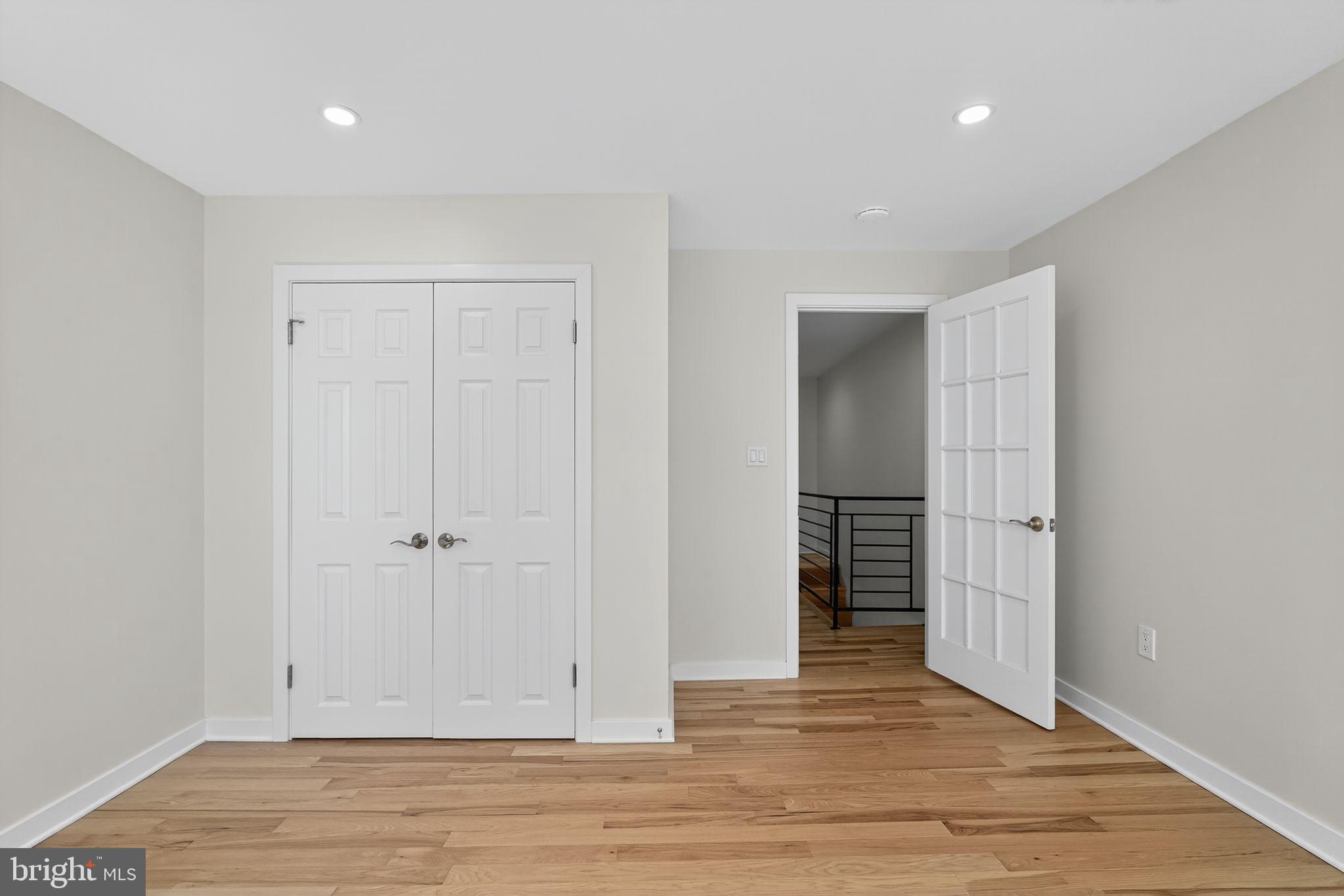 DICKINSON NARROWS - Residential