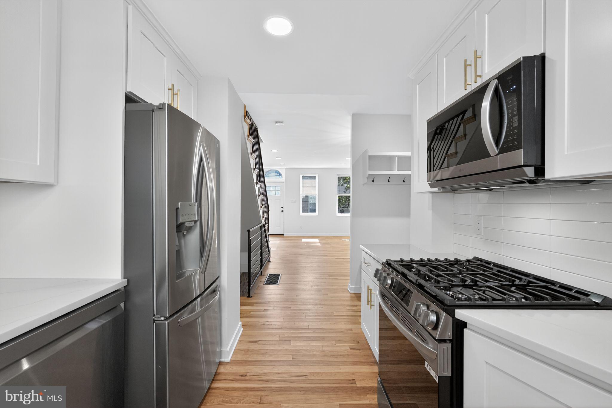 DICKINSON NARROWS - Residential