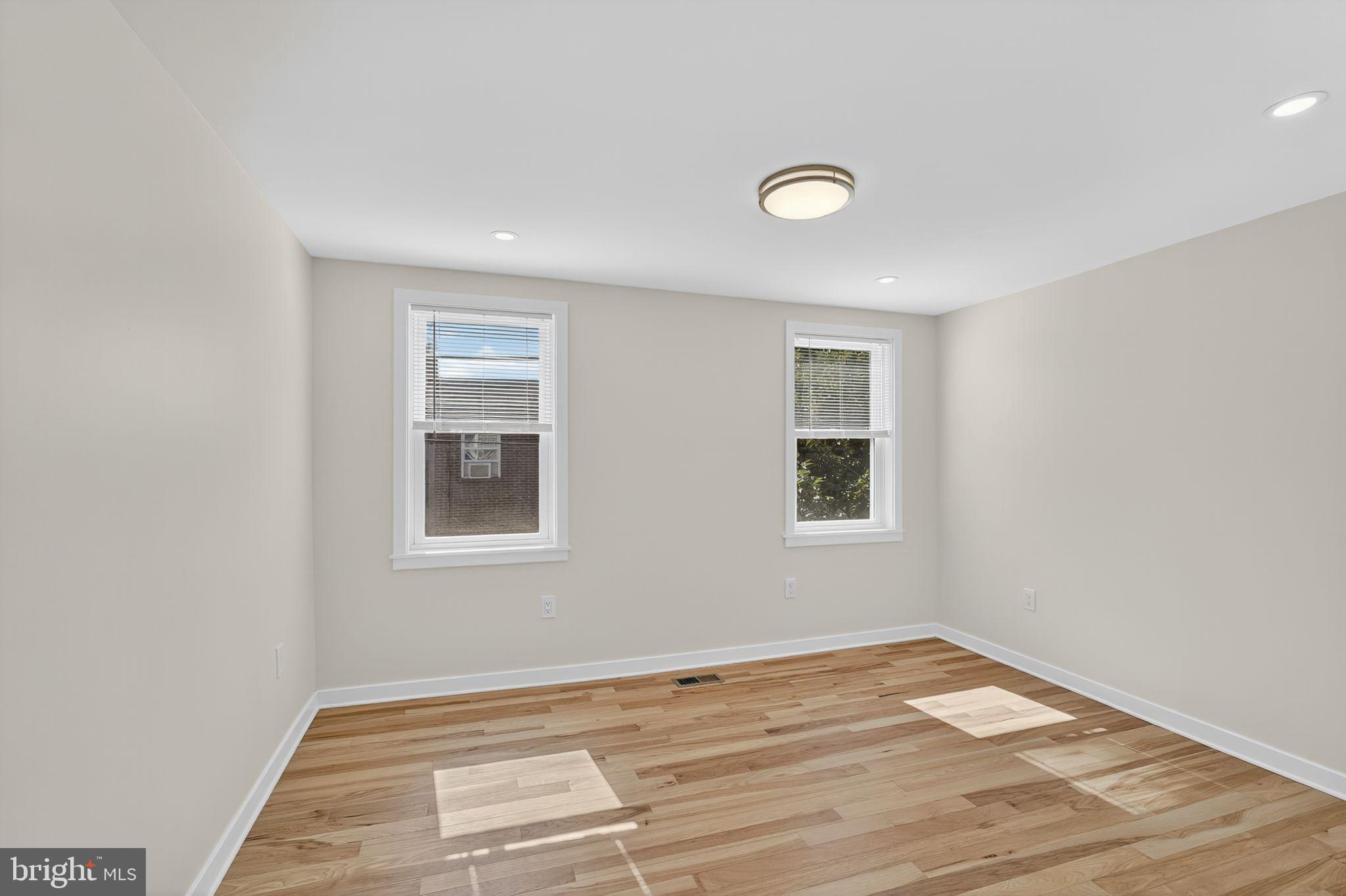 DICKINSON NARROWS - Residential