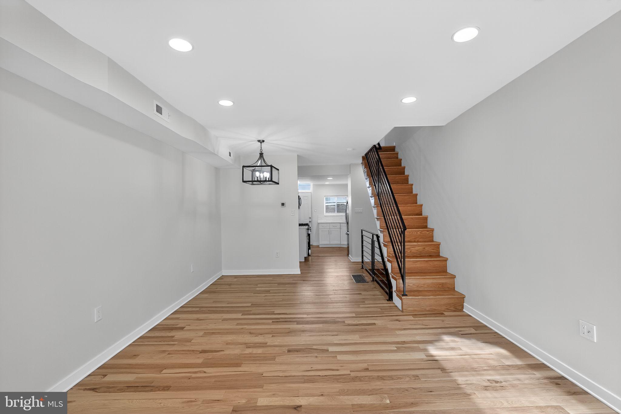 DICKINSON NARROWS - Residential