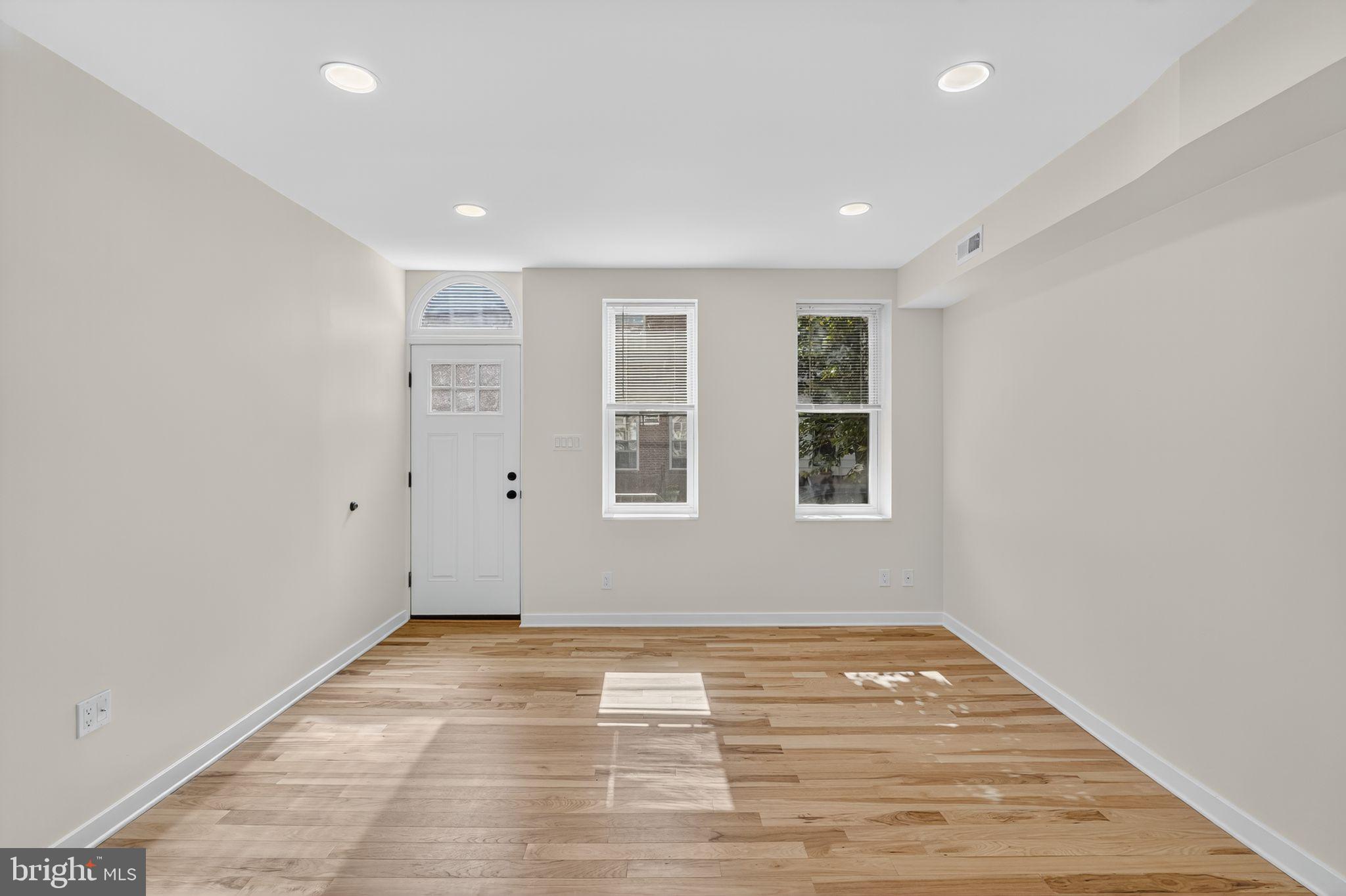 DICKINSON NARROWS - Residential