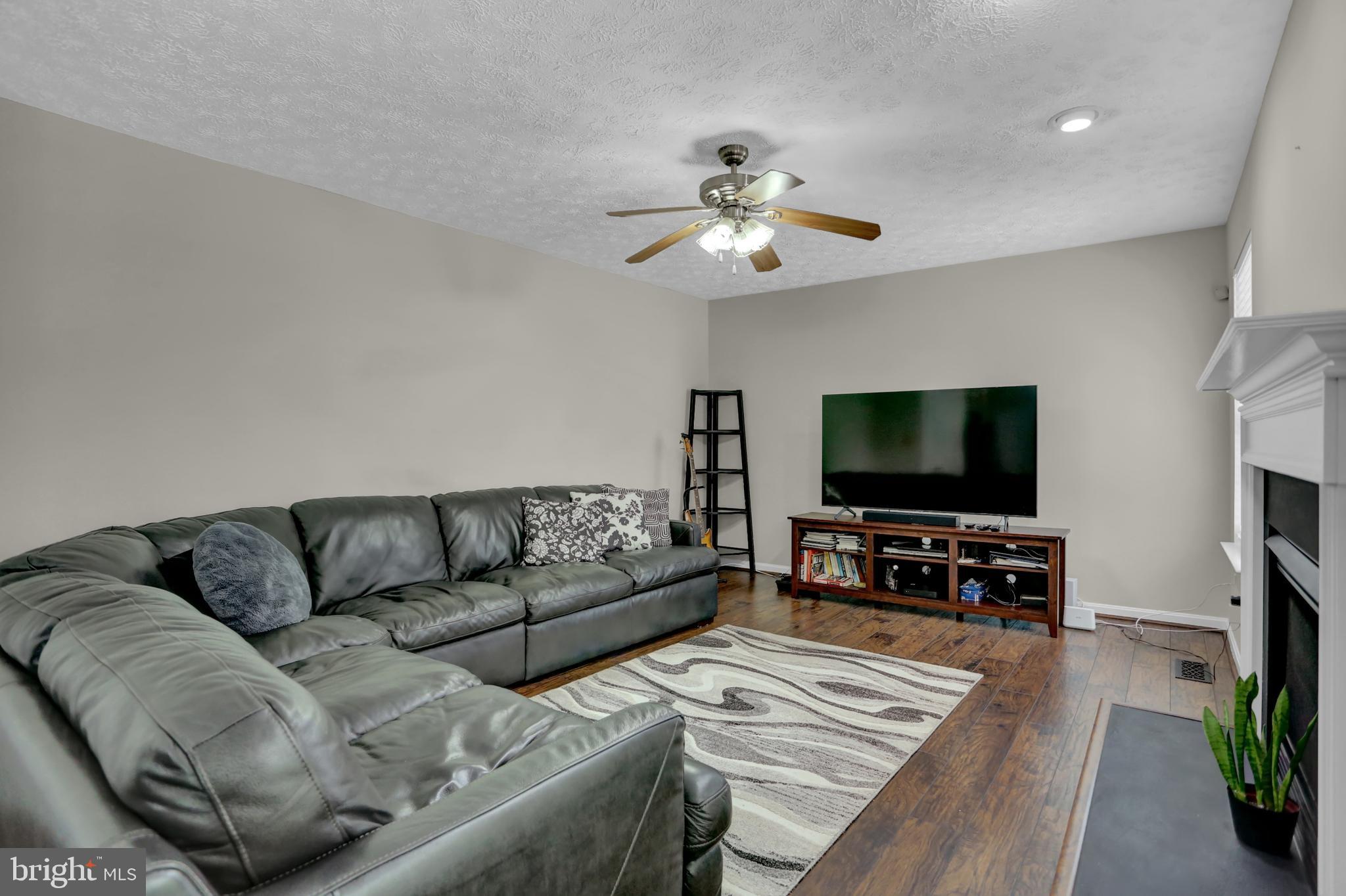 CHAPEL CROSSING - Residential