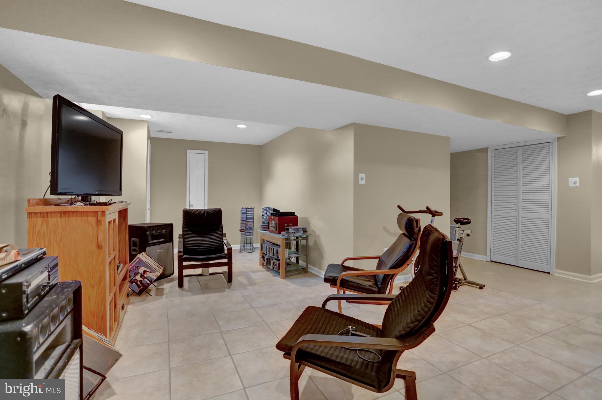 CHAPEL CROSSING - Residential