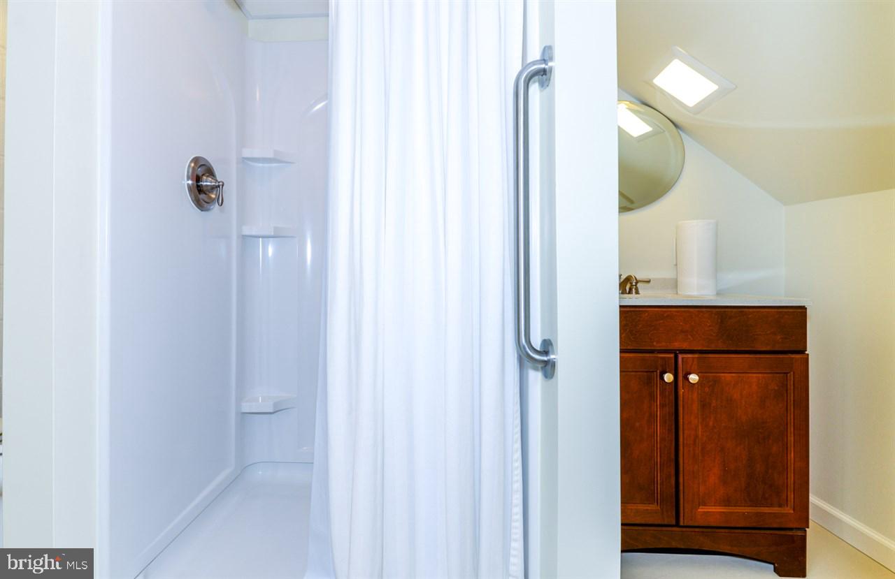 STRATHCONA HILLS - Residential