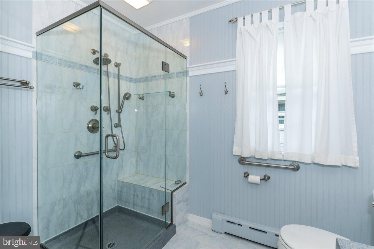 STRATHCONA HILLS - Residential