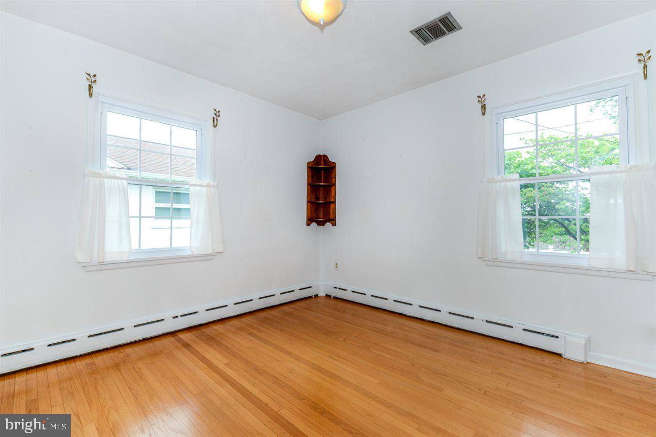 STRATHCONA HILLS - Residential