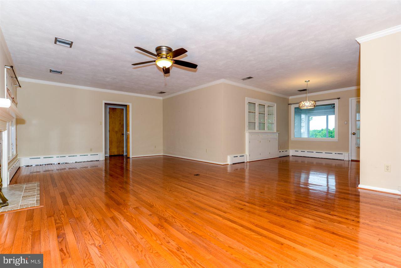 STRATHCONA HILLS - Residential