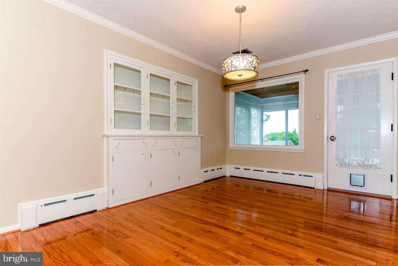 STRATHCONA HILLS - Residential