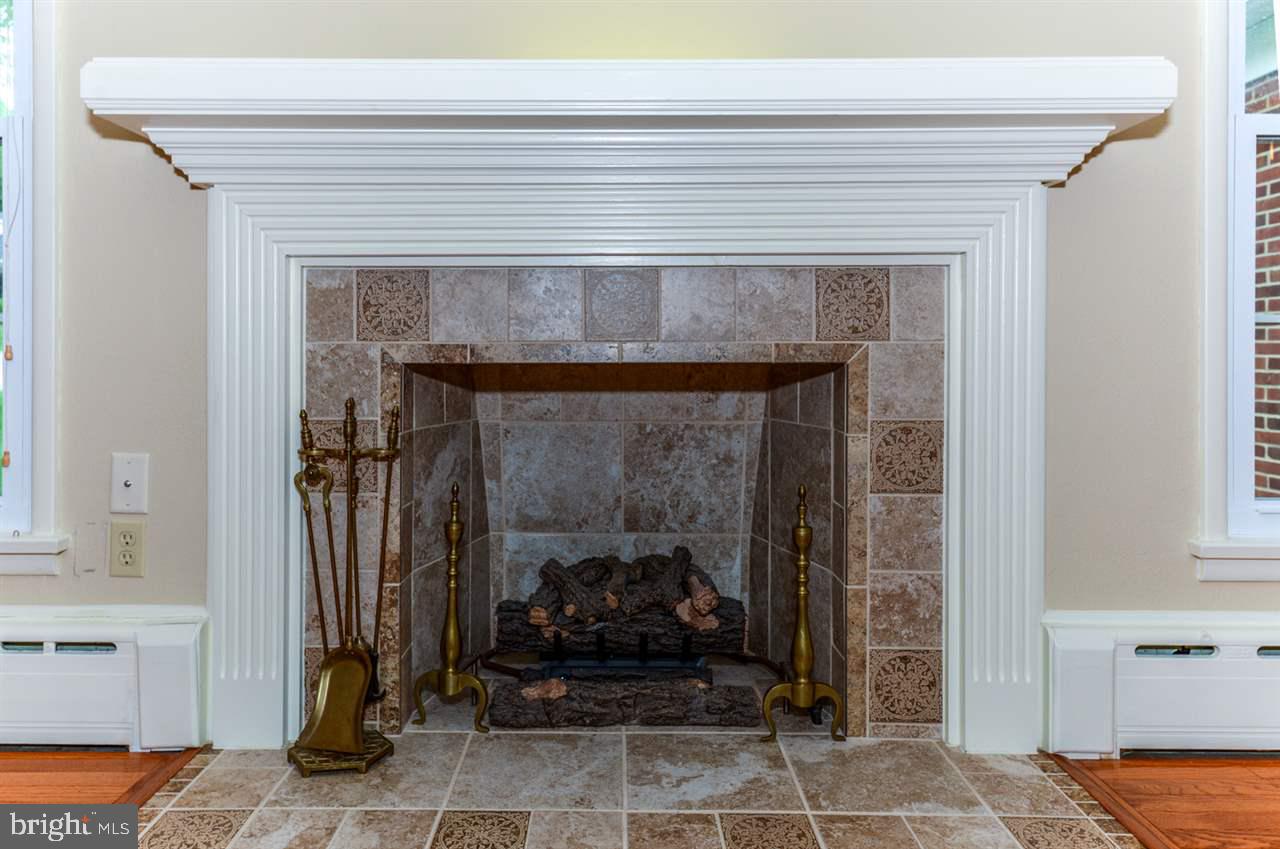 STRATHCONA HILLS - Residential