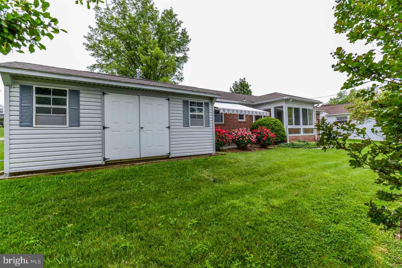 STRATHCONA HILLS - Residential