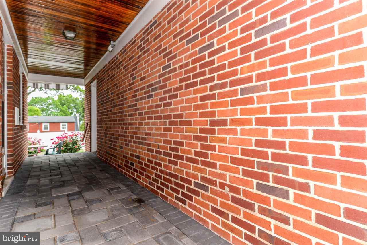 STRATHCONA HILLS - Residential