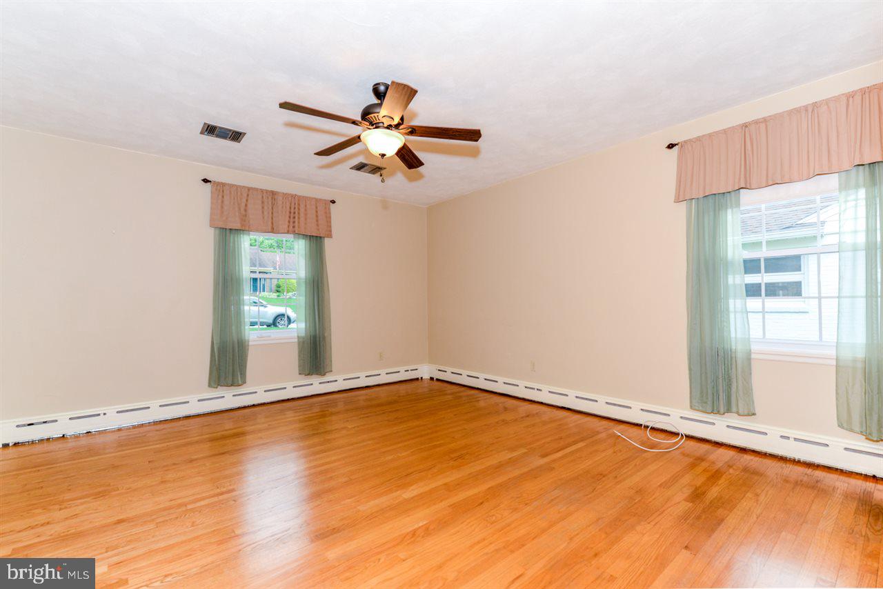 STRATHCONA HILLS - Residential