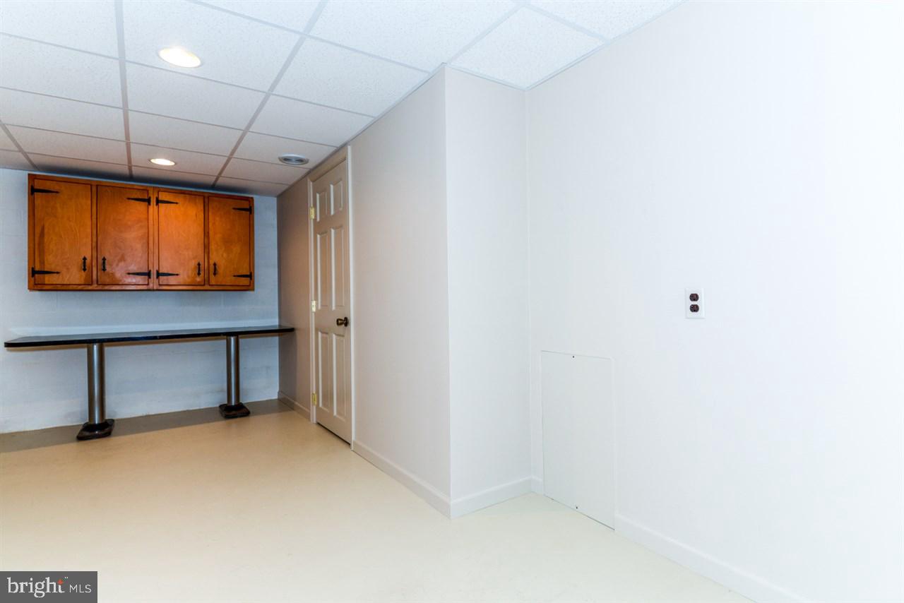 STRATHCONA HILLS - Residential