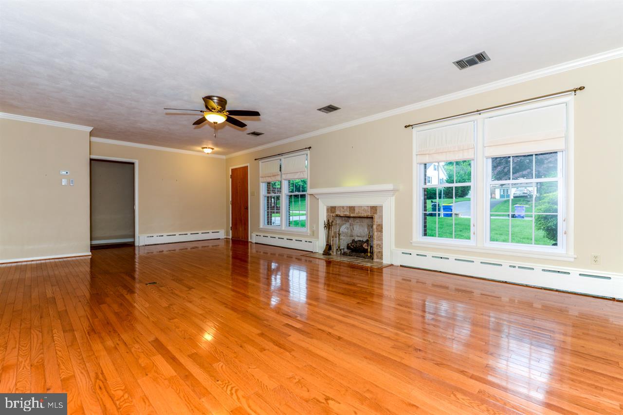 STRATHCONA HILLS - Residential